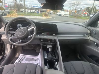 2023 Hyundai Elantra SEL - Photo 16