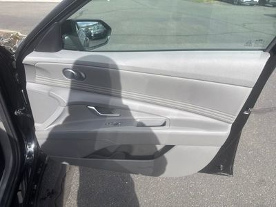 2023 Hyundai Elantra SEL - Photo 1