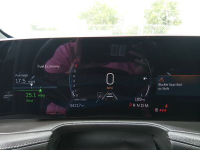 2025 Cadillac XT4 — photo 14 view