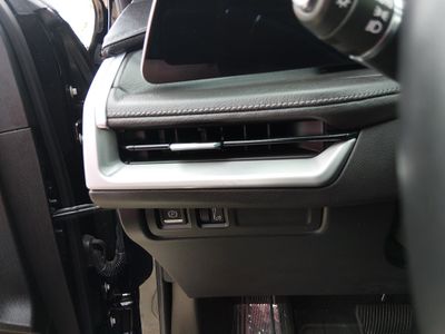 2025 Cadillac XT4 — photo 13 view