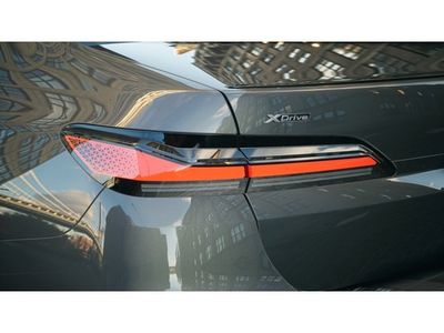 2026 BMW 740i - Photo 8