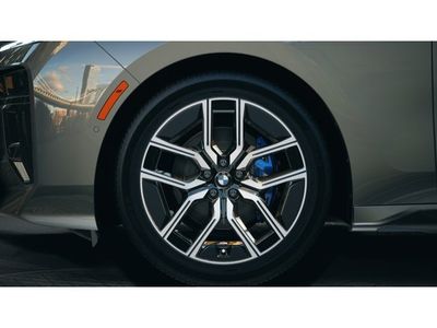 2026 BMW 740i - Photo 7