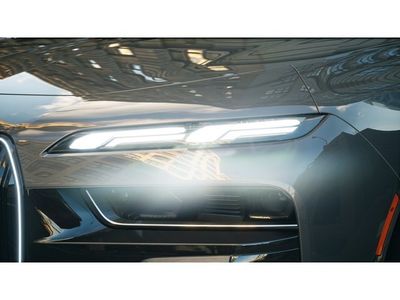2026 BMW 740i - Photo 6