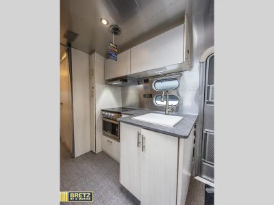 2023 Airstream Flying Cloud - Photo 17
