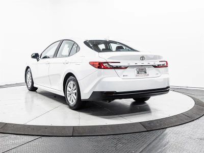 2025 Toyota Camry — photo 8 view