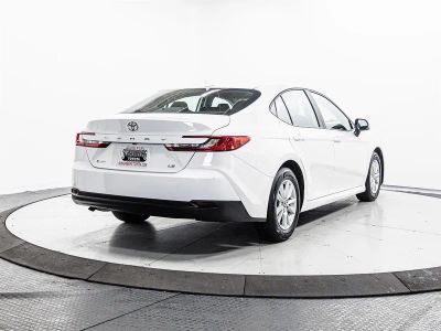 2025 Toyota Camry — photo 11 view