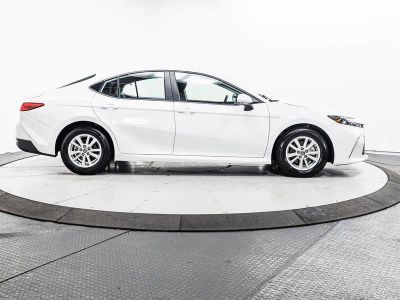2025 Toyota Camry — photo 12 view