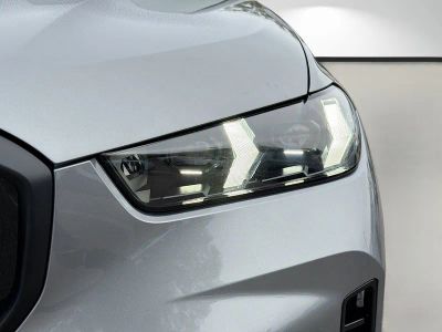 2026 BMW X5 — photo 9 view