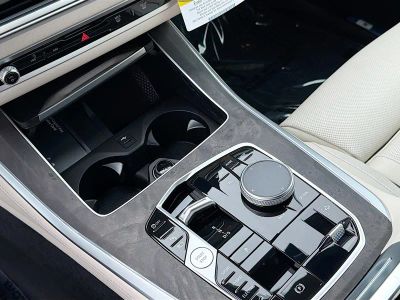 2026 BMW X5 — photo 29 view