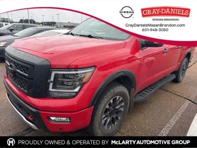 2023 Nissan Titan - Photo 1
