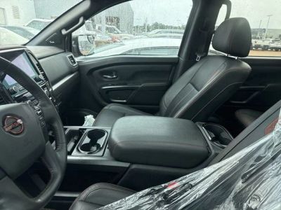 2023 Nissan Titan - Photo 4
