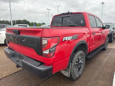 2023 Nissan Titan - Photo 3