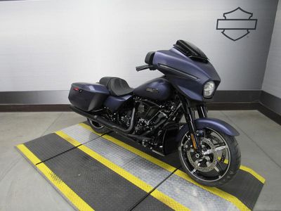 2025 Harley-Davidson FLHX - Street Glide - Photo 4