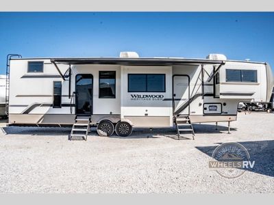 2024 Forest River RV Wildwood Heritage Glen - Photo 11
