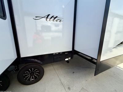 2026 East to West Alta - Photo 10