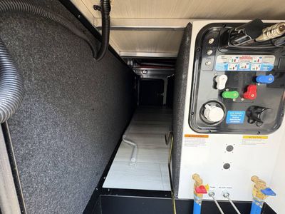 2026 Grand Design Momentum G-Class — photo 8 view