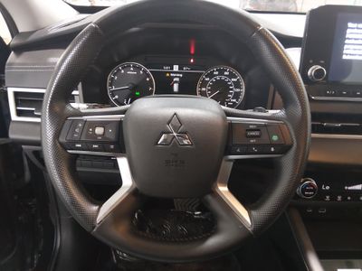 2024 Mitsubishi Outlander - Photo 12