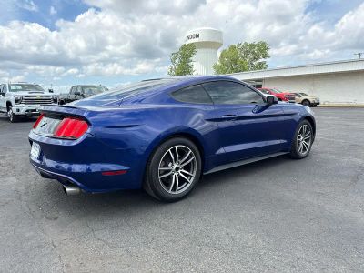 2016 Ford Mustang — detail view