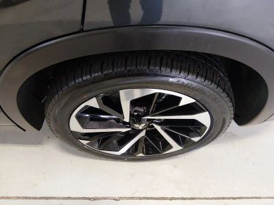 2024 Mitsubishi Outlander Plug-In Hybrid — photo 10 view