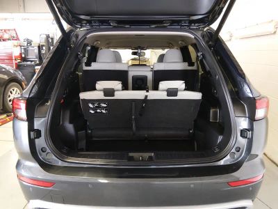 2024 Mitsubishi Outlander Plug-In Hybrid — photo 11 view