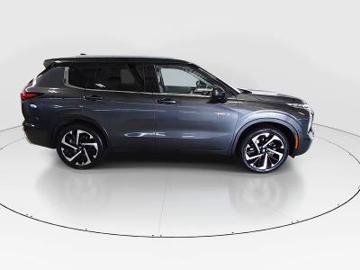 2024 Mitsubishi Outlander Plug-In Hybrid — photo 8 view