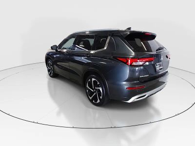 2024 Mitsubishi Outlander Plug-In Hybrid — detail view