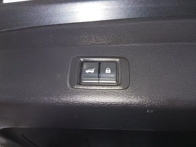 2024 Mitsubishi Outlander Plug-In Hybrid — photo 16 view