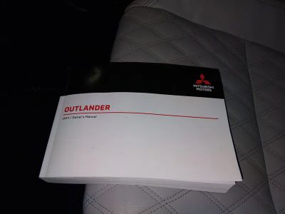 2024 Mitsubishi Outlander Plug-In Hybrid — photo 22 view