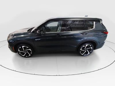 2024 Mitsubishi Outlander Plug-In Hybrid — interior view
