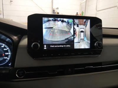 2024 Mitsubishi Outlander Plug-In Hybrid — photo 17 view