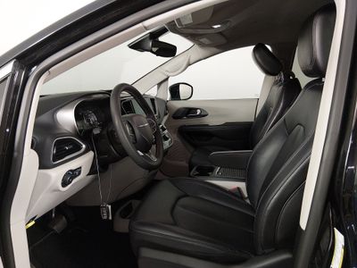 2024 Chrysler Pacifica — photo 20 view
