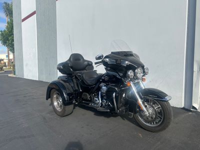 2022 Harley-Davidson Tri Glide Ultra - Photo 2