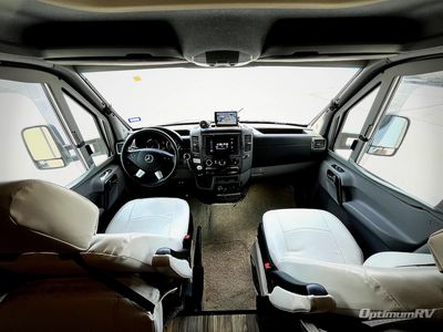 2017 Itasca Navion - Photo 8