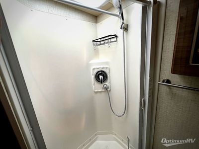2017 Itasca Navion - Photo 17