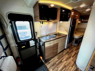 2017 Itasca Navion - Photo 6
