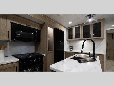 2026 Forest River RV Rockwood Signature - Photo 5