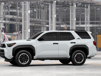 2026 Toyota 4Runner i-FORCE MAX - Photo 3