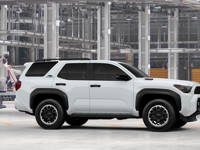 2026 Toyota 4Runner i-FORCE MAX - Photo 13