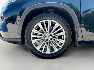 2024 Toyota Highlander — photo 44 view