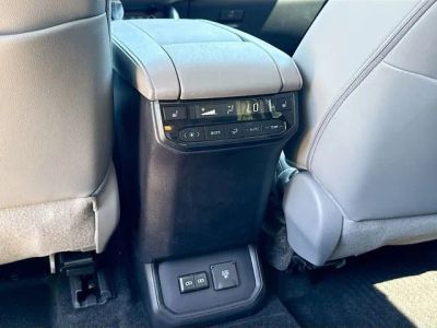 2024 Toyota Highlander — photo 20 view