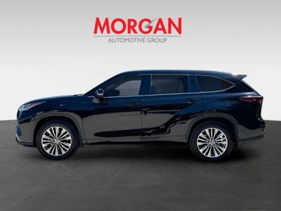2024 Toyota Highlander — engine compartment view