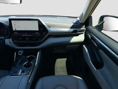 2024 Toyota Highlander — photo 18 view