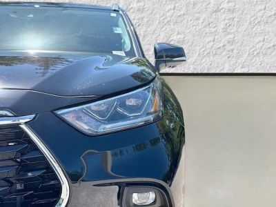 2024 Toyota Highlander — photo 9 view