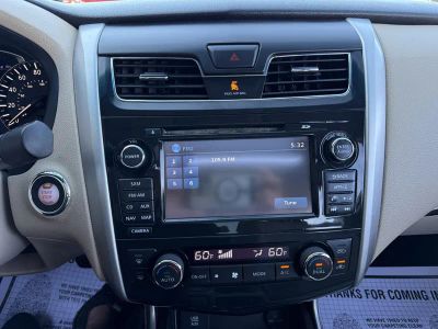 2015 Nissan Altima — photo 19 view