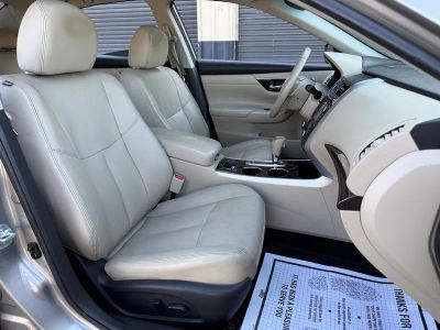 2015 Nissan Altima — photo 16 view