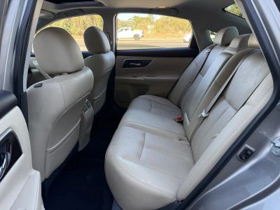 2015 Nissan Altima — photo 13 view