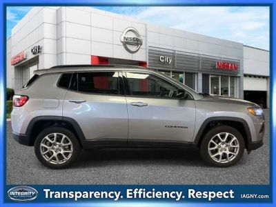 2022 Jeep Compass — detail view