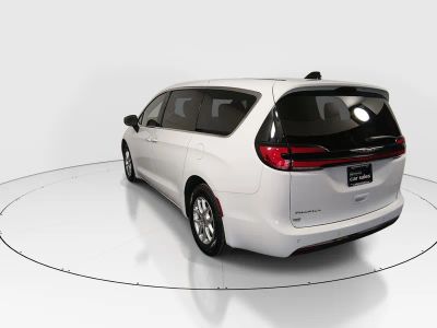 2023 Chrysler Pacifica - Photo 5