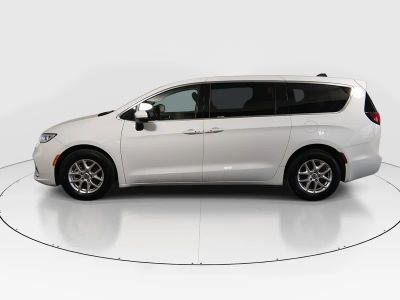 2023 Chrysler Pacifica - Photo 4