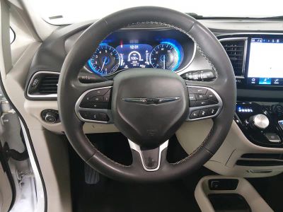 2023 Chrysler Pacifica - Photo 12